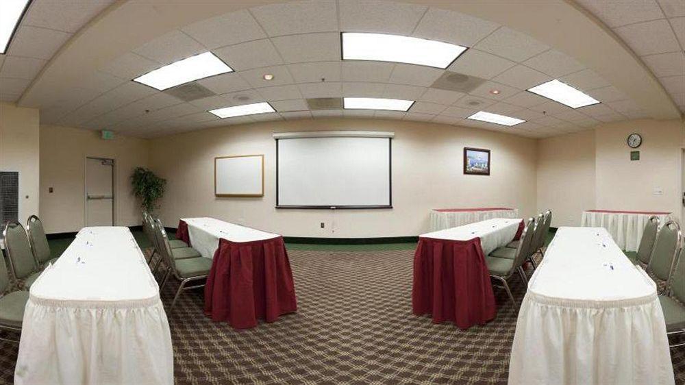 Holiday Inn Express & Suites Tracy By Ihg Facilities photo