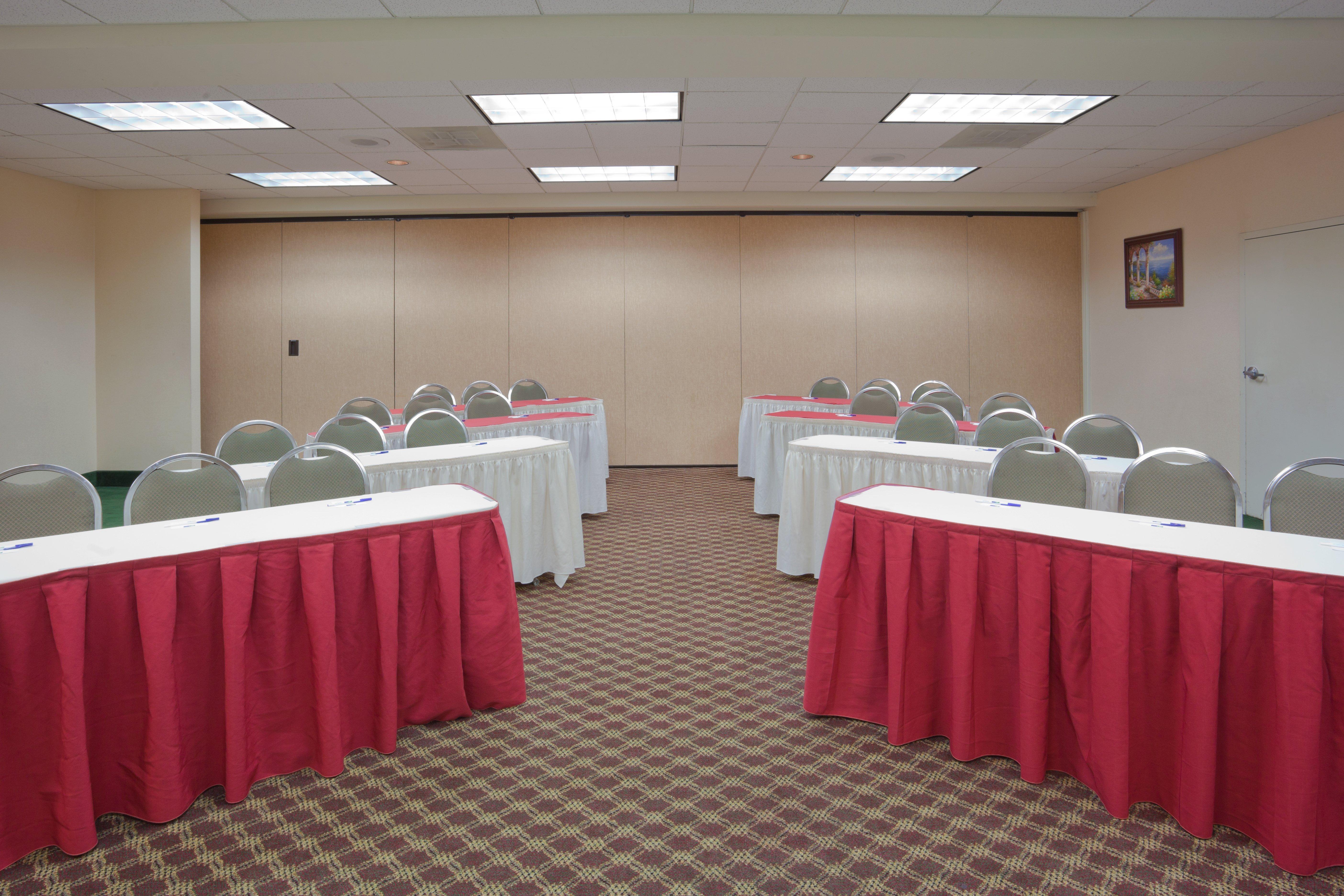 Holiday Inn Express & Suites Tracy By Ihg Exterior photo