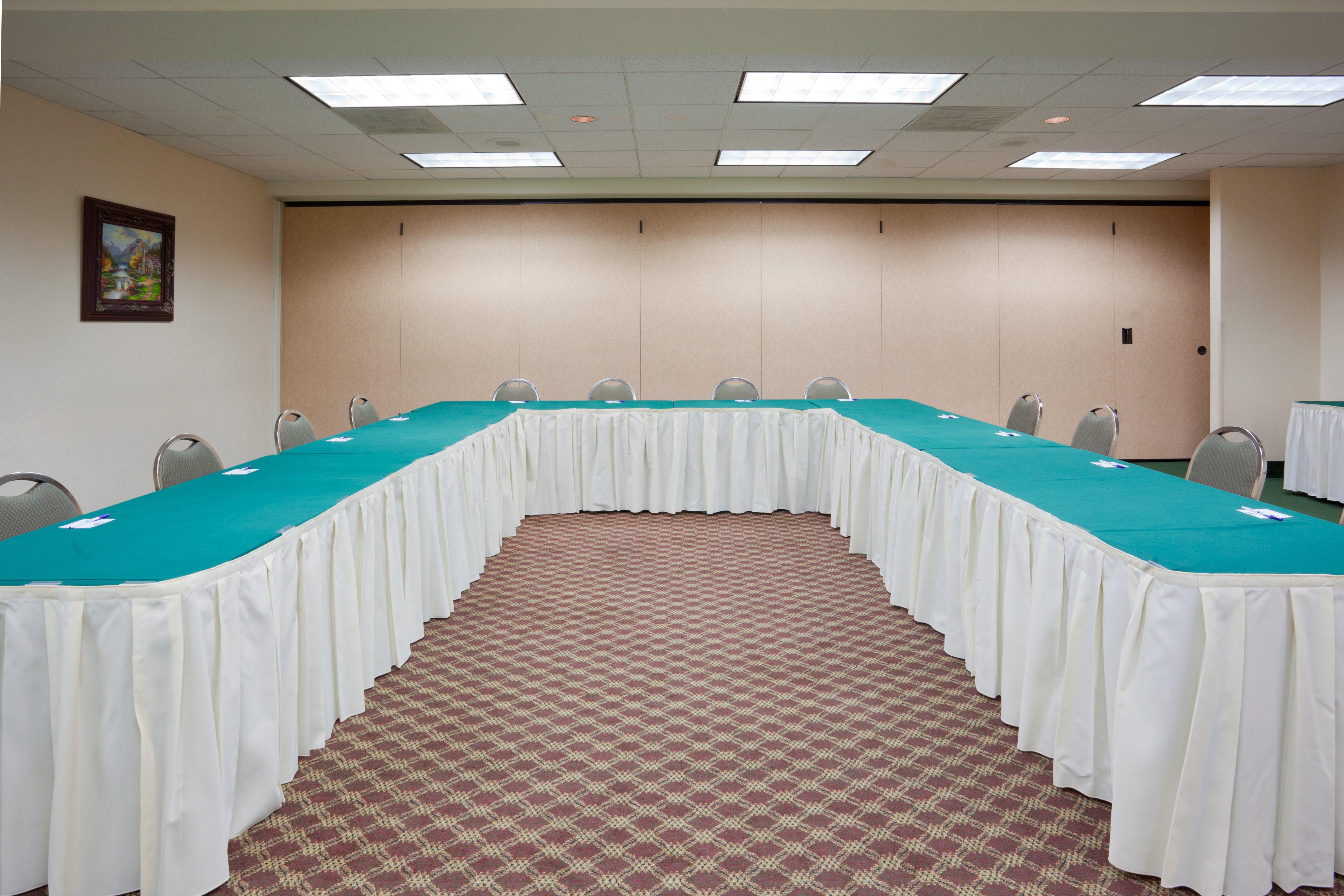 Holiday Inn Express & Suites Tracy By Ihg Exterior photo