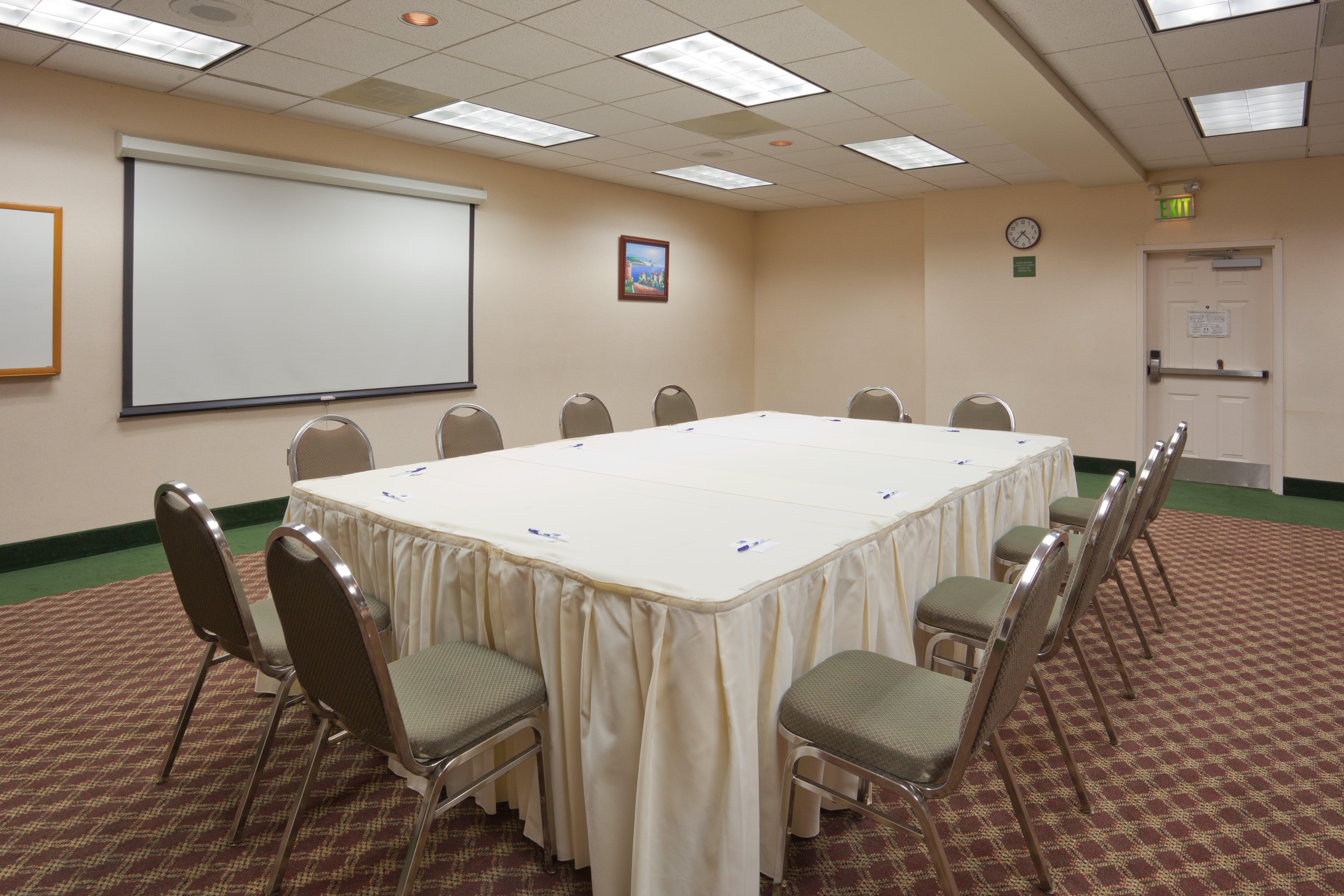 Holiday Inn Express & Suites Tracy By Ihg Exterior photo