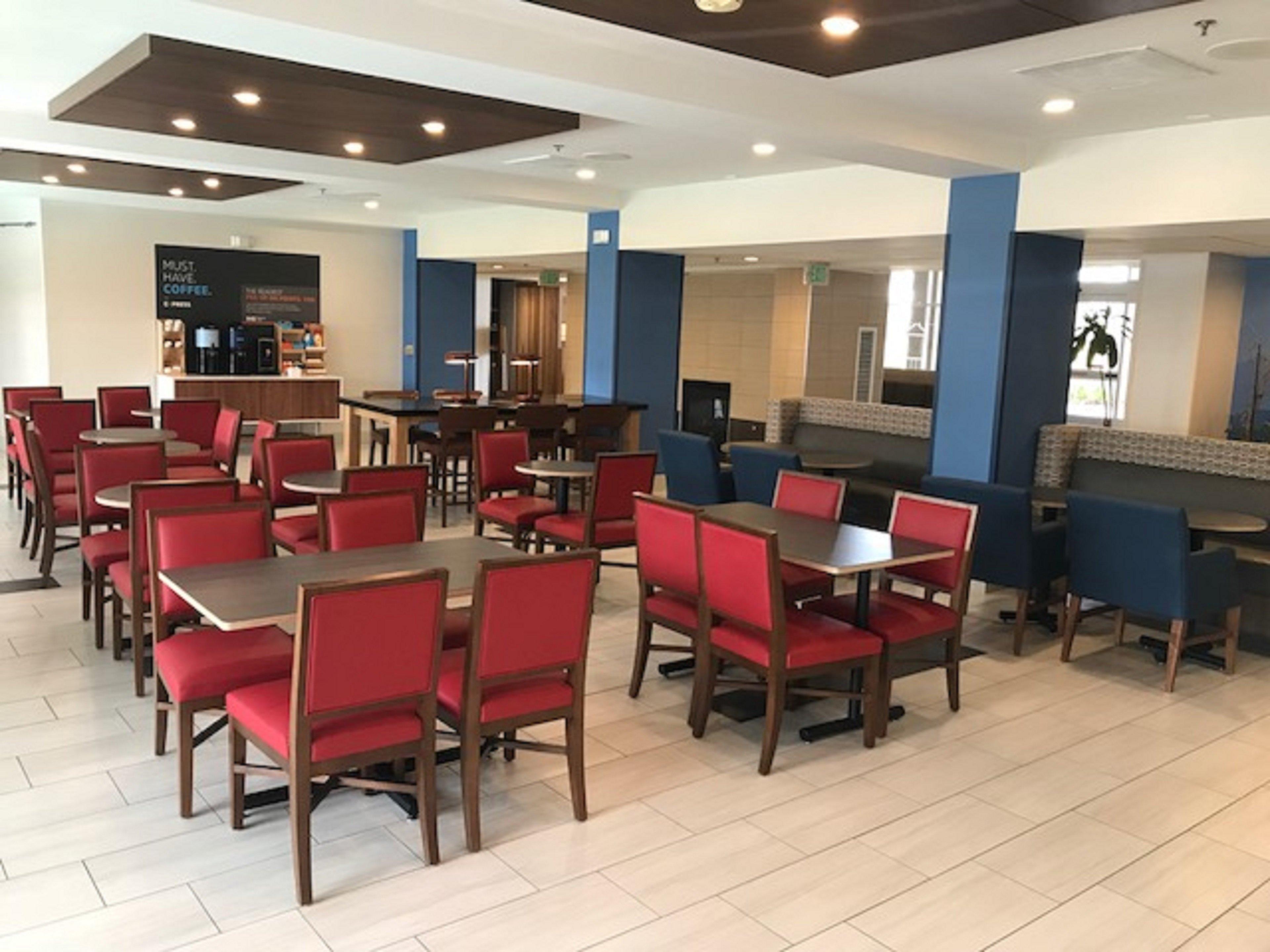 Holiday Inn Express & Suites Tracy By Ihg Exterior photo