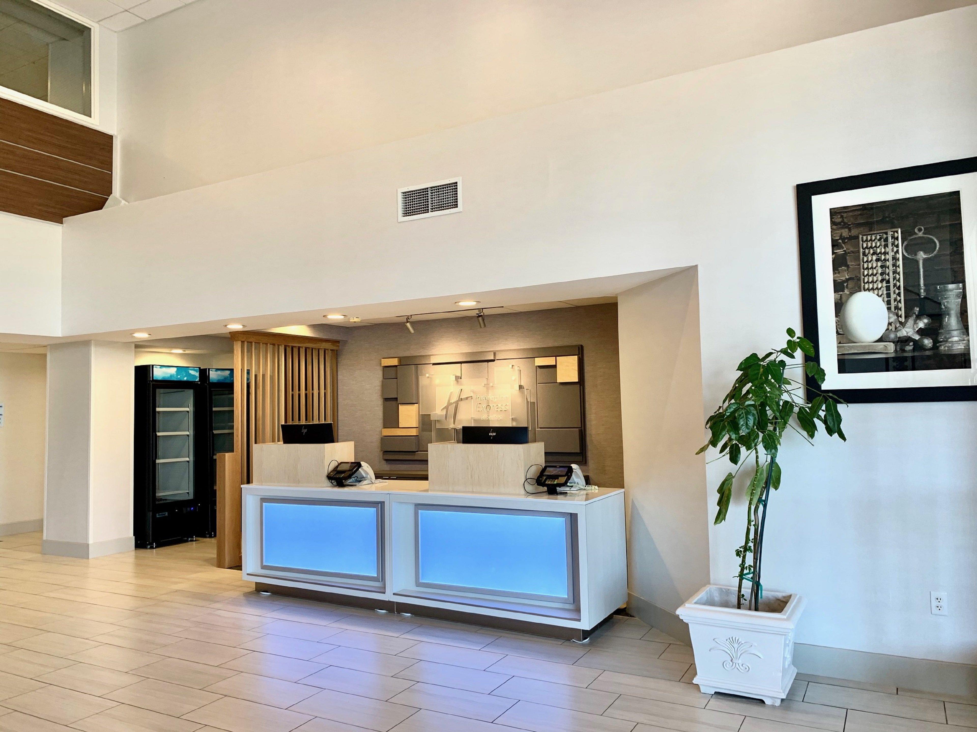 Holiday Inn Express & Suites Tracy By Ihg Exterior photo